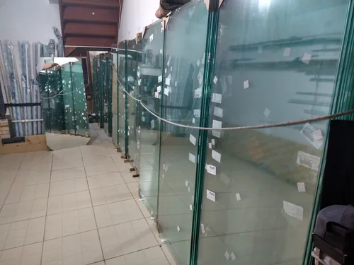 Reposição de portas de box de vidro em Cachoeirinha